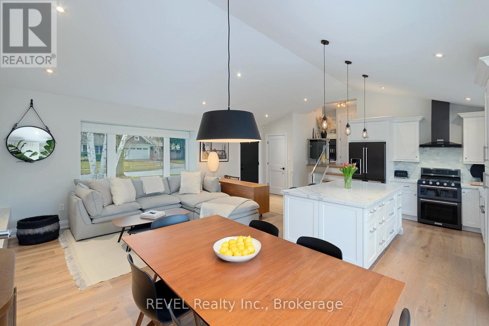 3394 Guildwood Drive, Burlington, Ontario  L7N 1L7 - Photo 16 - W12954836