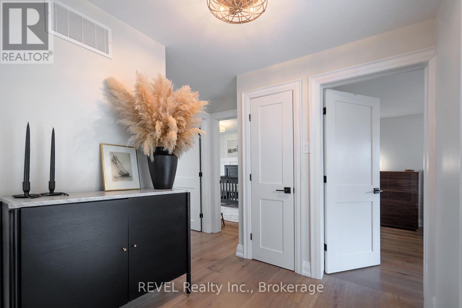 3394 Guildwood Drive, Burlington, Ontario  L7N 1L7 - Photo 19 - W12954836