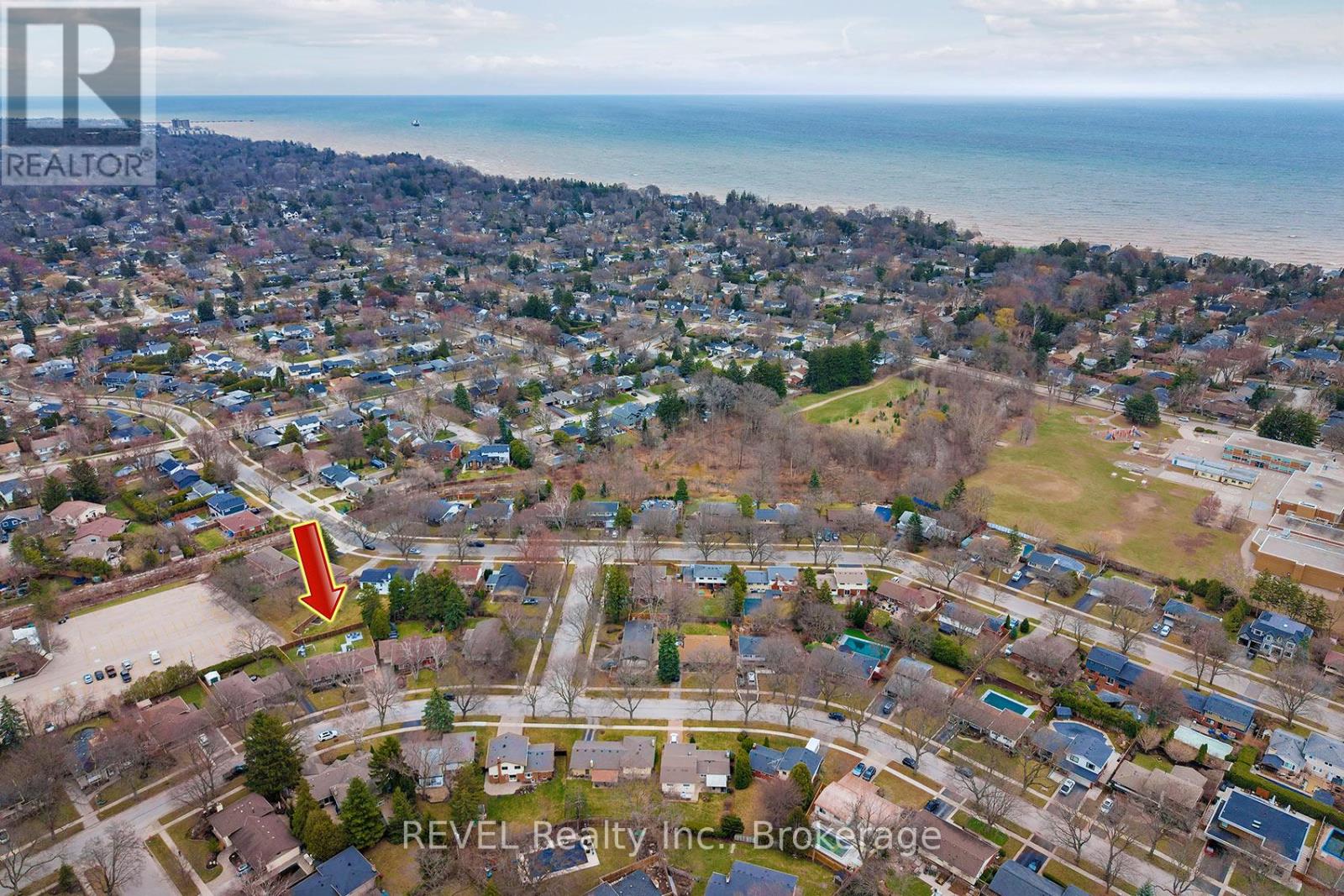 3394 Guildwood Drive, Burlington, Ontario  L7N 1L7 - Photo 2 - W12954836