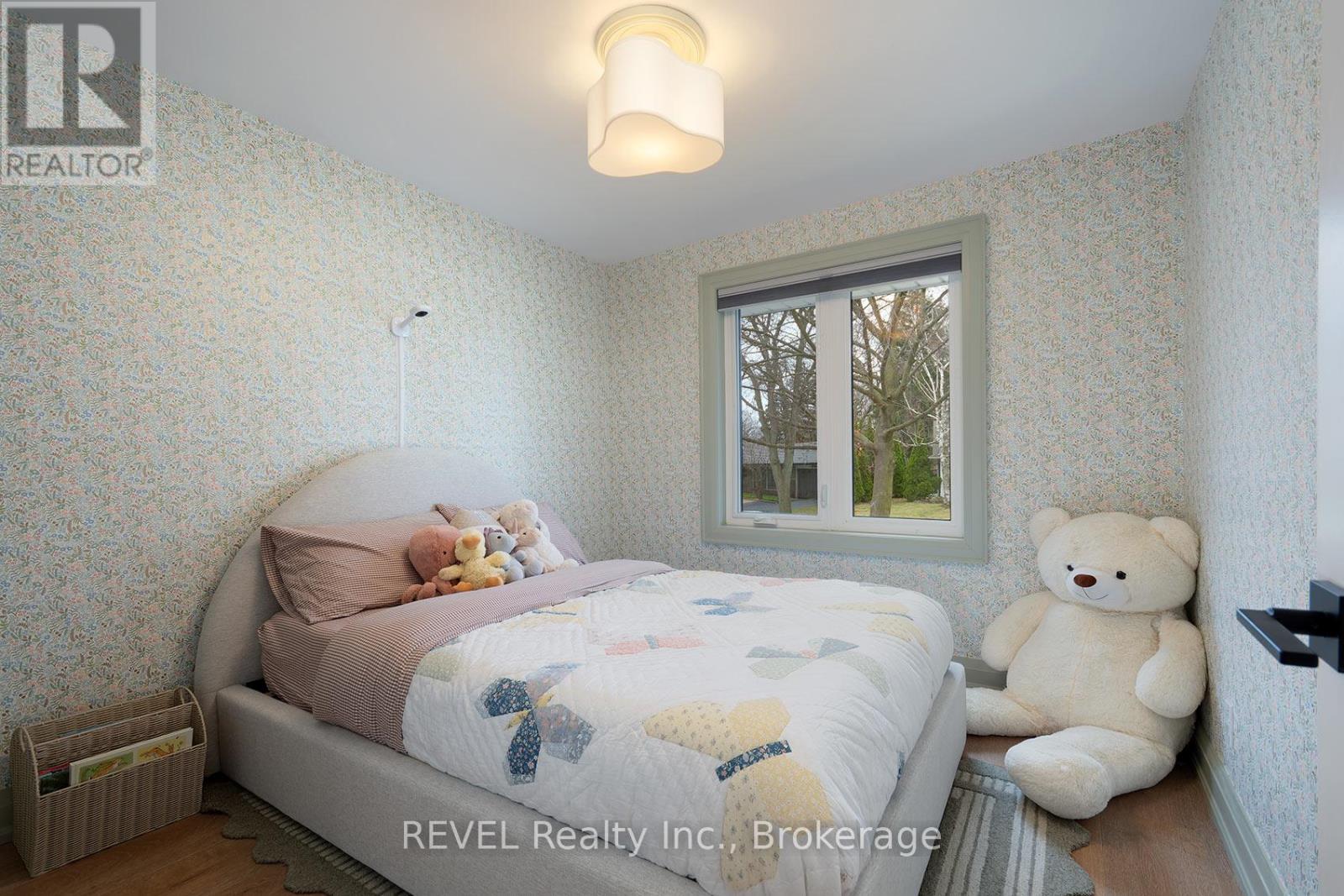 3394 Guildwood Drive, Burlington, Ontario  L7N 1L7 - Photo 22 - W12954836