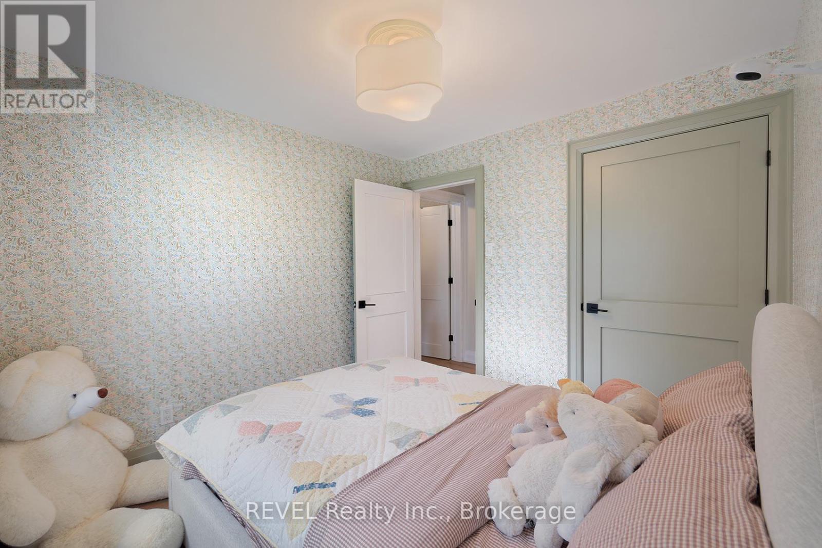 3394 Guildwood Drive, Burlington, Ontario  L7N 1L7 - Photo 23 - W12954836