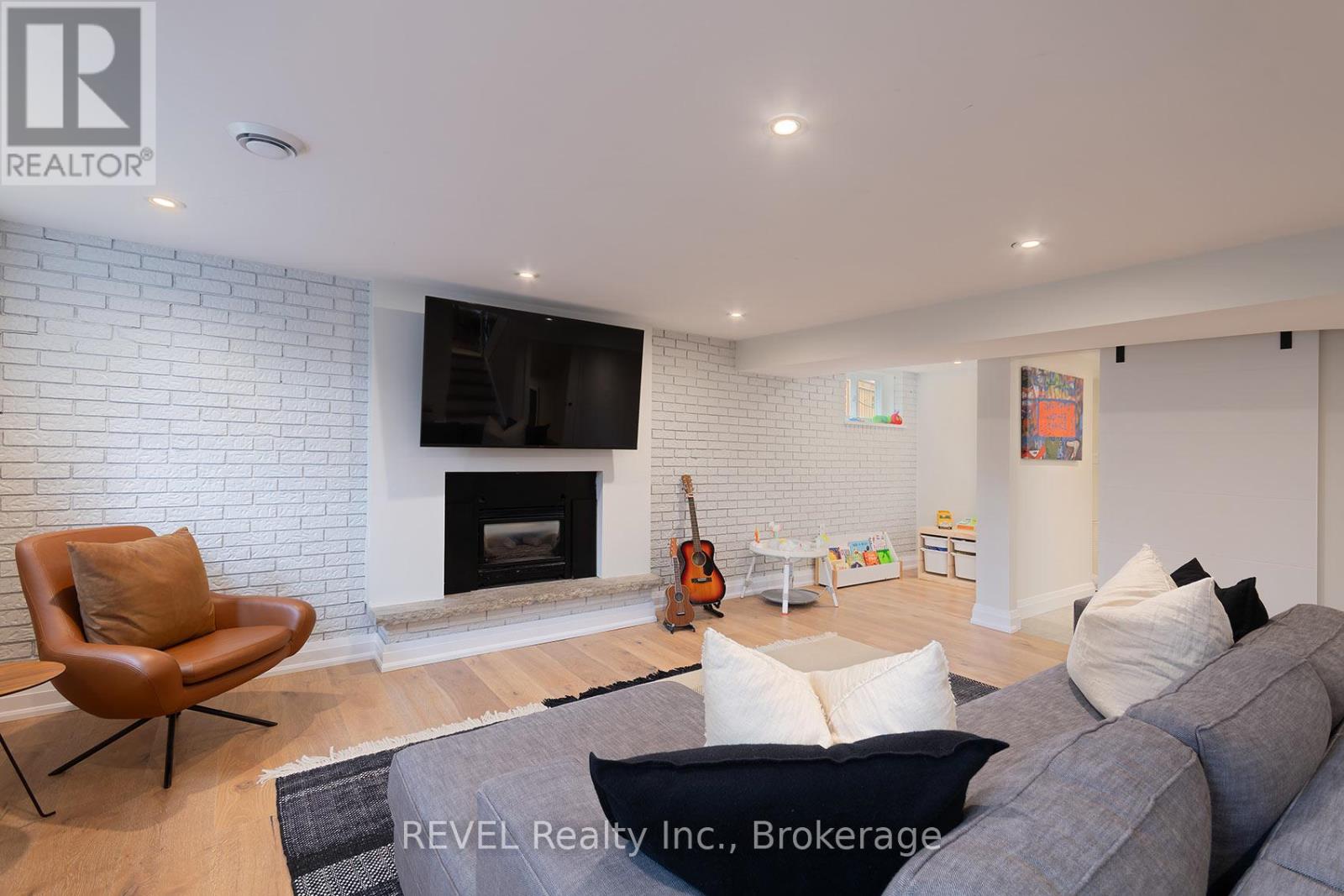 3394 Guildwood Drive, Burlington, Ontario  L7N 1L7 - Photo 28 - W12954836