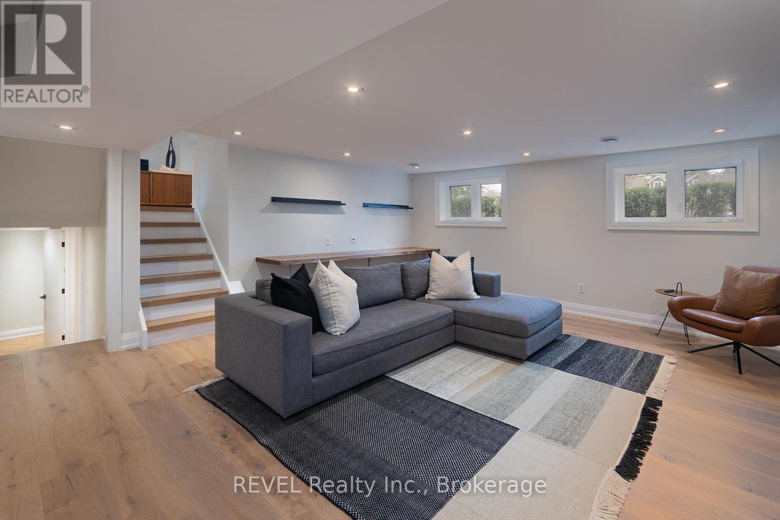 3394 Guildwood Drive, Burlington, Ontario  L7N 1L7 - Photo 29 - W12954836