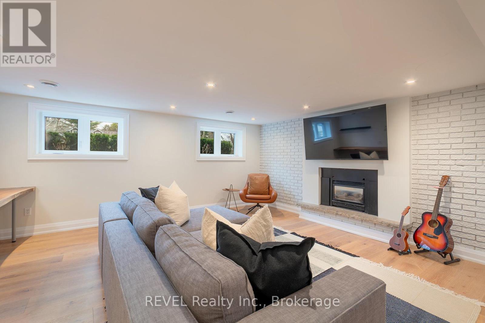 3394 Guildwood Drive, Burlington, Ontario  L7N 1L7 - Photo 30 - W12954836