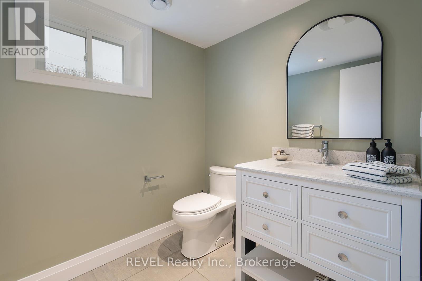 3394 Guildwood Drive, Burlington, Ontario  L7N 1L7 - Photo 32 - W12954836