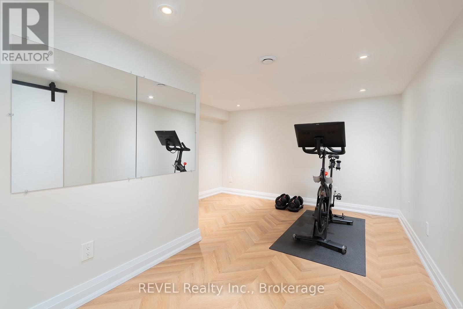 3394 Guildwood Drive, Burlington, Ontario  L7N 1L7 - Photo 34 - W12954836