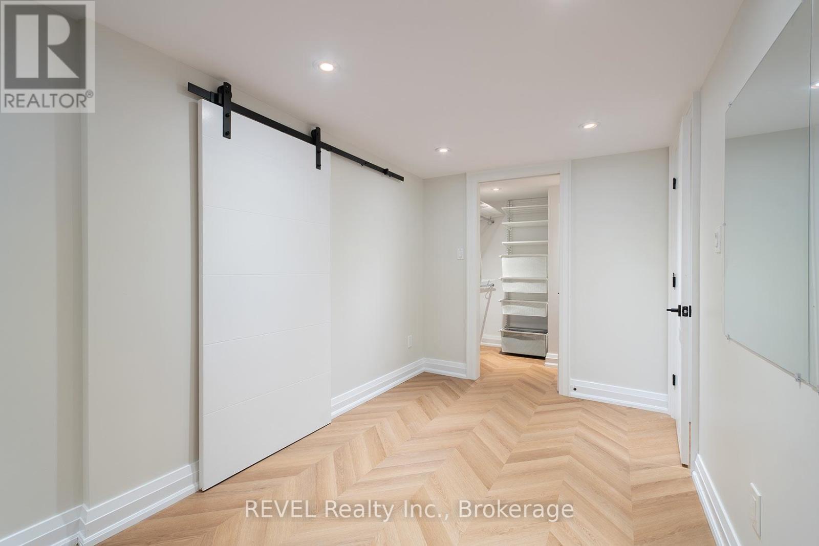 3394 Guildwood Drive, Burlington, Ontario  L7N 1L7 - Photo 35 - W12954836