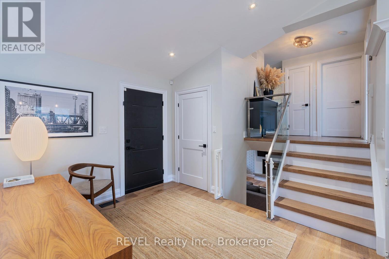 3394 Guildwood Drive, Burlington, Ontario  L7N 1L7 - Photo 7 - W12954836