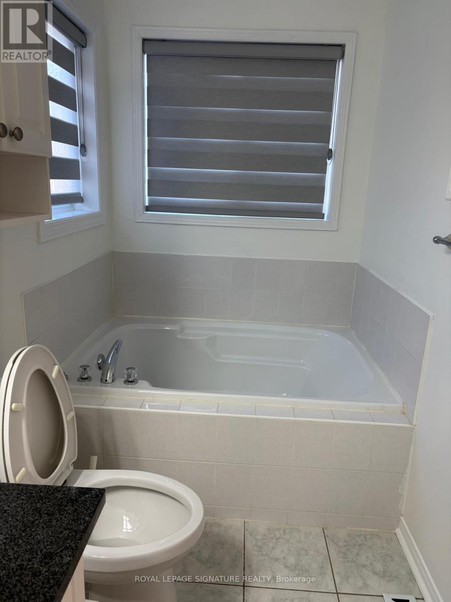 3816 Foxborough Trail, Mississauga, Ontario  L5N 7W4 - Photo 24 - W12951236