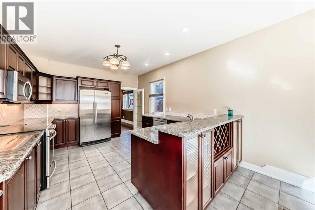 452 13 Street Nw, Calgary, Alberta  T2N 1Z2 - Photo 5 - A2294833