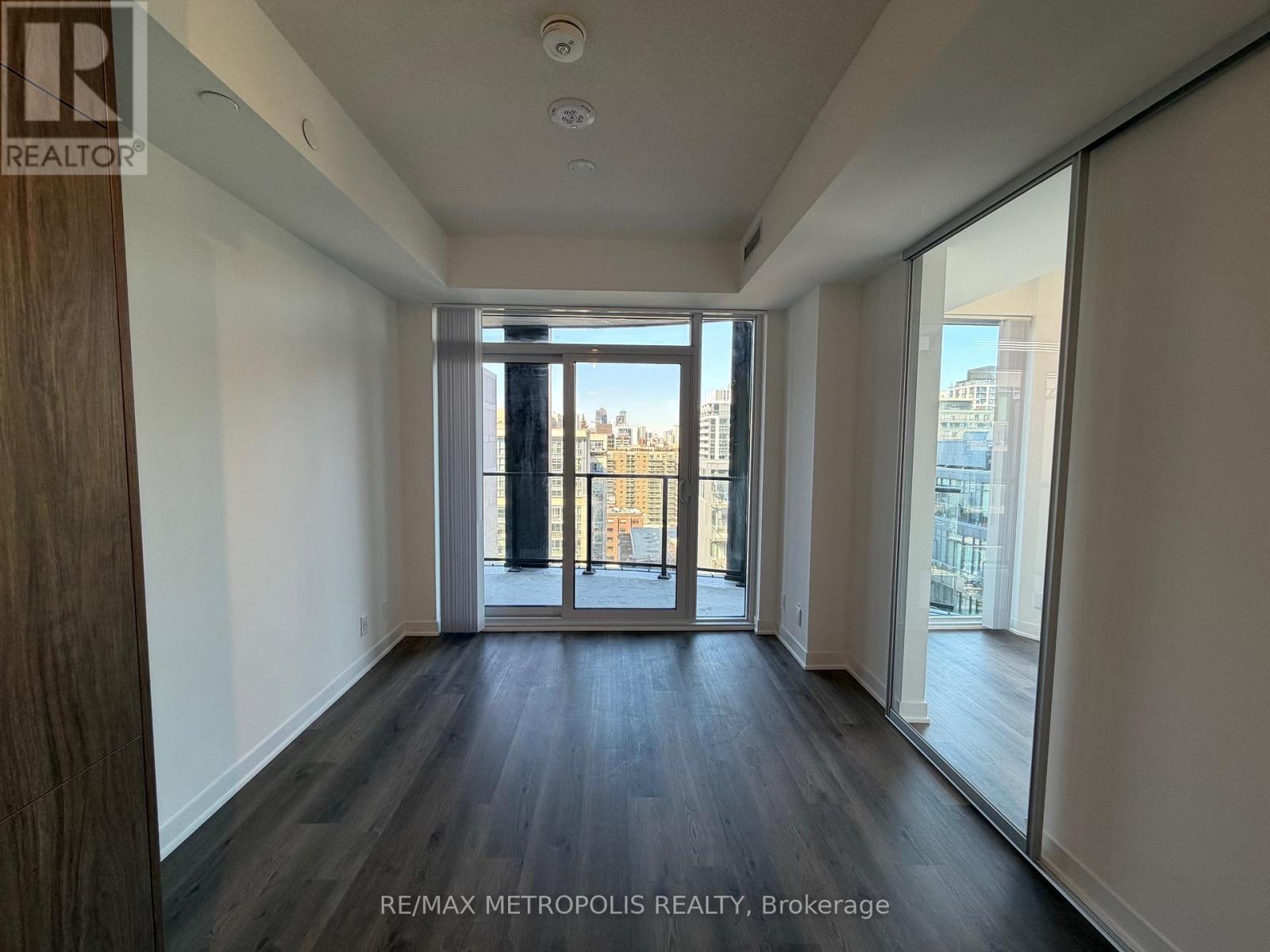 1803 - 180 Front Street E, Toronto, Ontario  M5A 0A9 - Photo 2 - C12954790