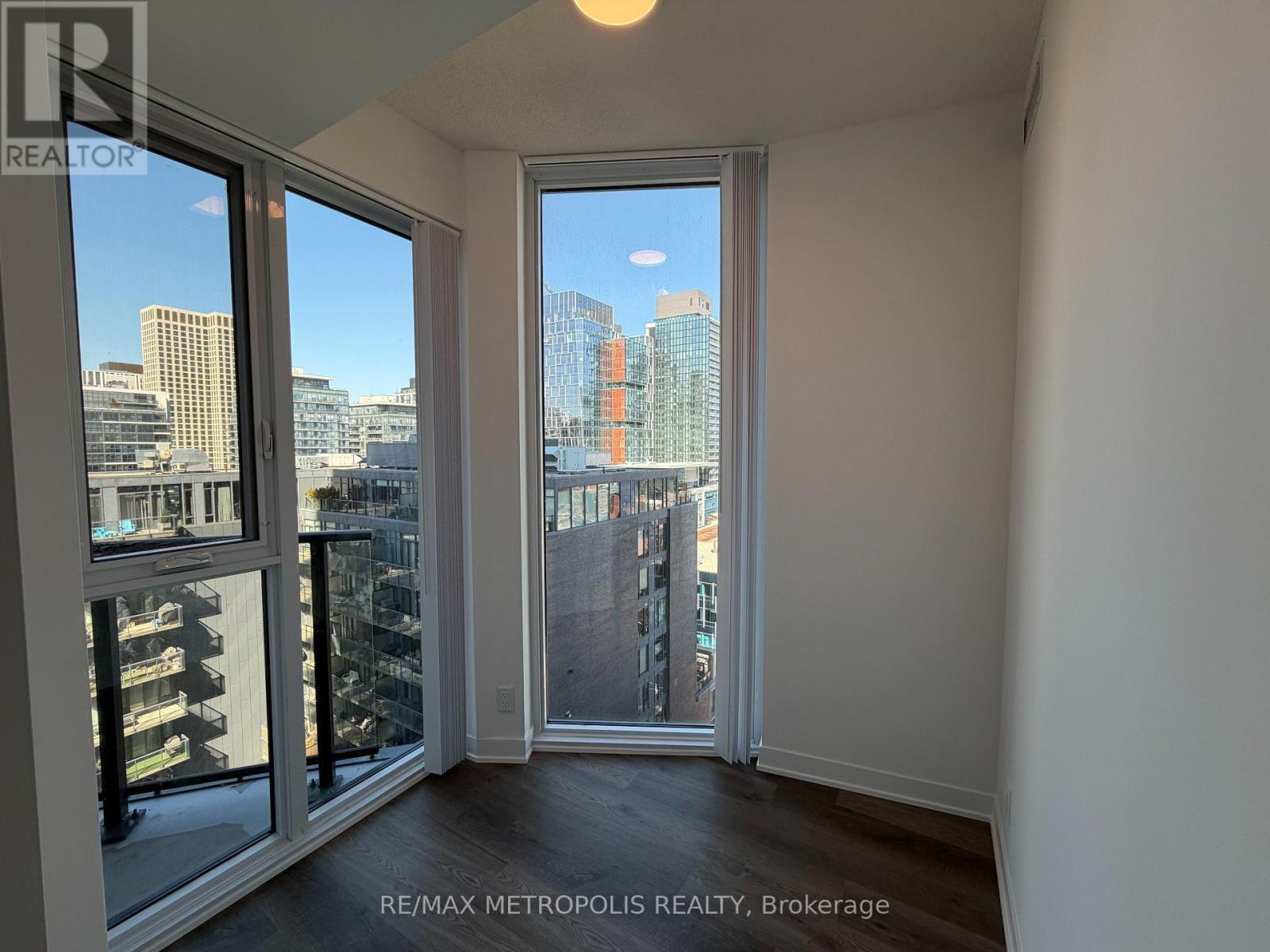 1803 - 180 Front Street E, Toronto, Ontario  M5A 0A9 - Photo 6 - C12954790