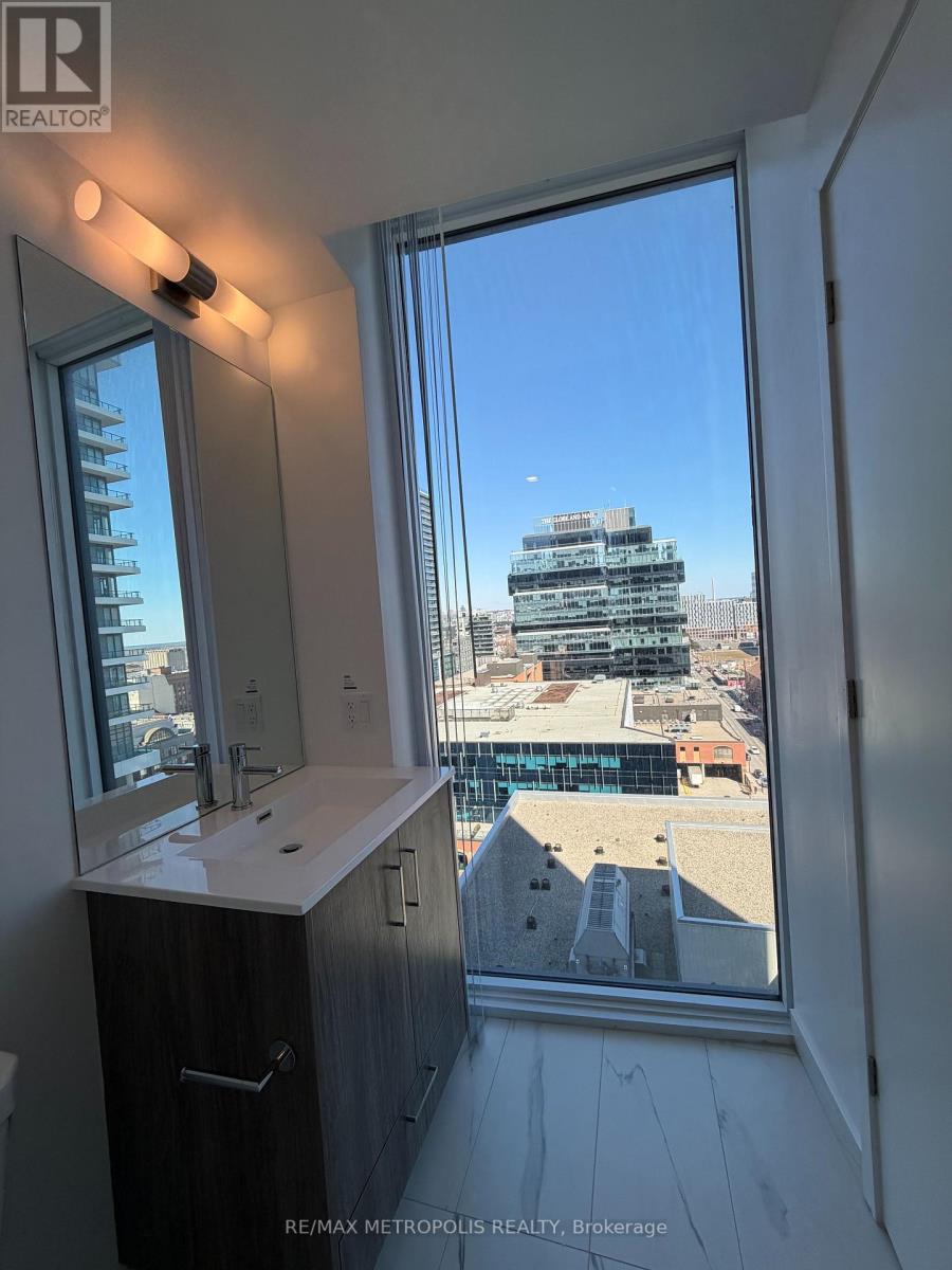 1803 - 180 Front Street E, Toronto, Ontario  M5A 0A9 - Photo 7 - C12954790