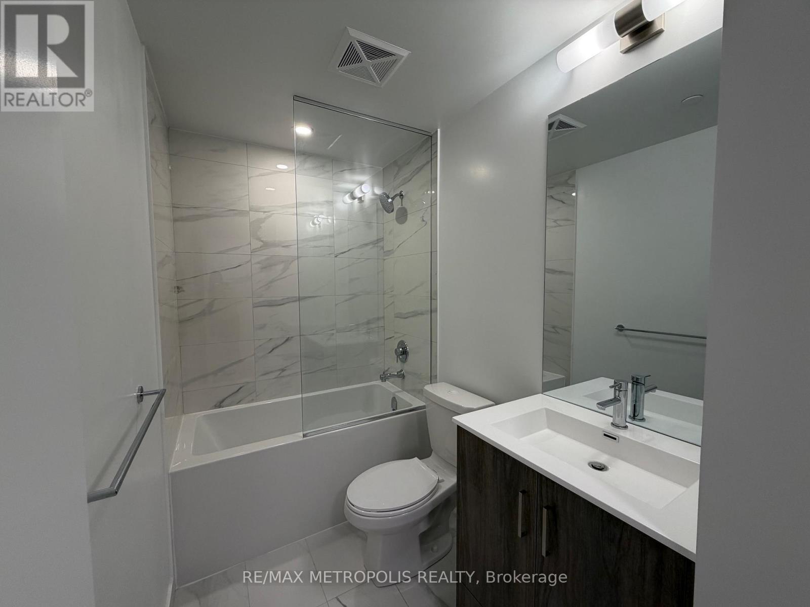 1803 - 180 Front Street E, Toronto, Ontario  M5A 0A9 - Photo 9 - C12954790