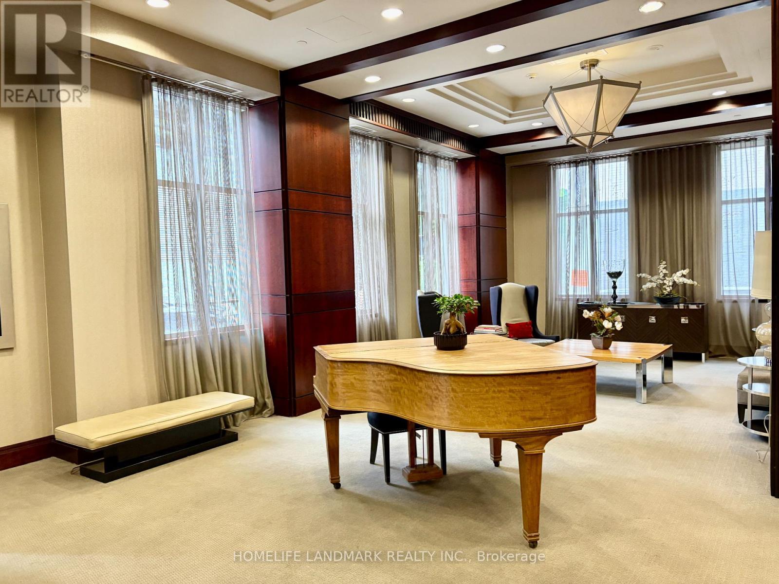 2102 - 35 Balmuto Street, Toronto, Ontario  M4Y 0A3 - Photo 4 - C12954816