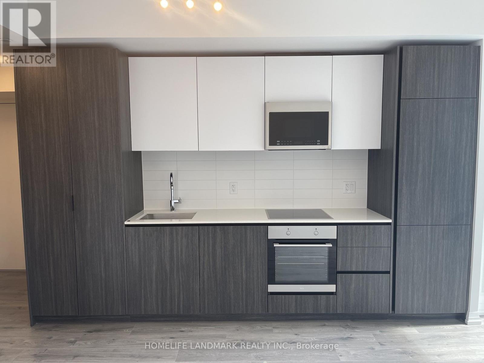 3215 - 8 Widmer Street, Toronto, Ontario  M5V 0W6 - Photo 3 - C12954820