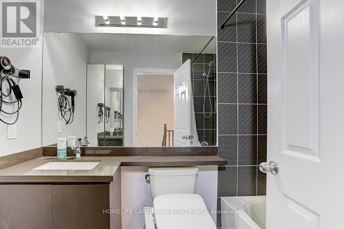 307 Dundas Way, Markham, Ontario  L6E 0S8 - Photo 13 - N12954786