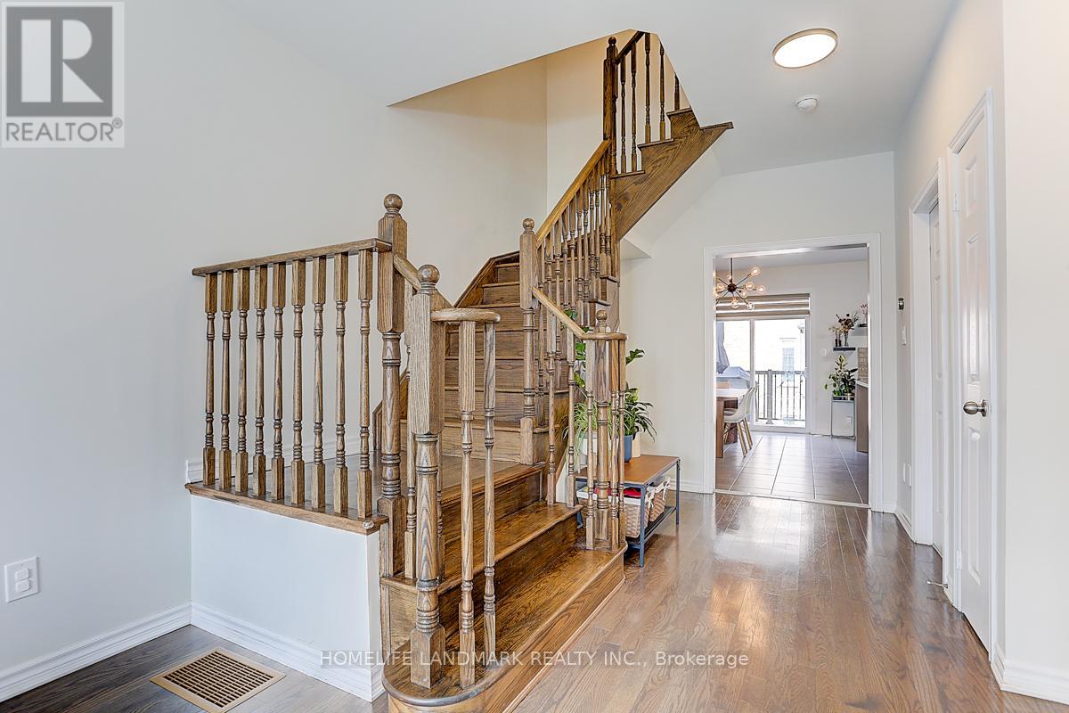 307 Dundas Way, Markham, Ontario  L6E 0S8 - Photo 5 - N12954786