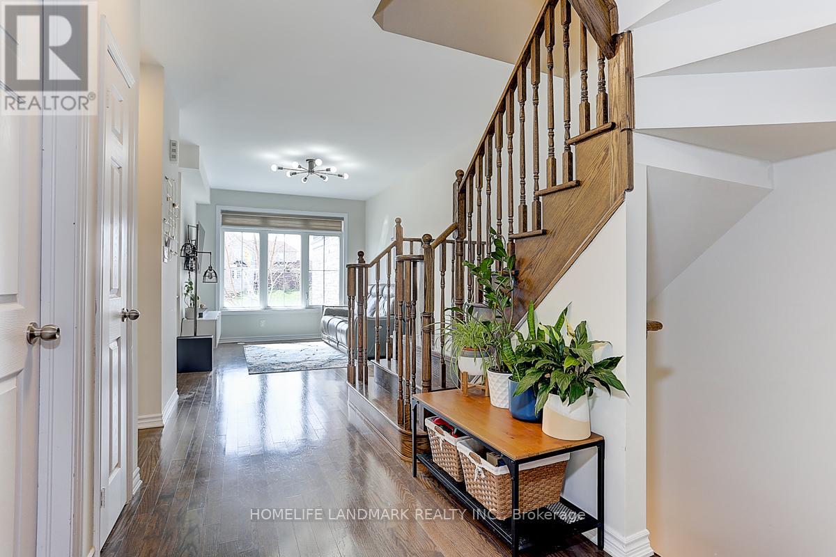 307 Dundas Way, Markham, Ontario  L6E 0S8 - Photo 6 - N12954786