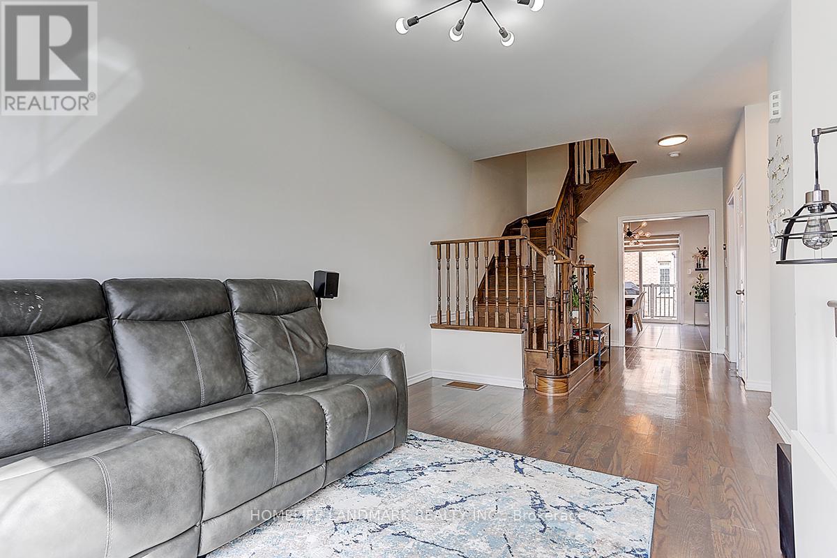 307 Dundas Way, Markham, Ontario  L6E 0S8 - Photo 8 - N12954786