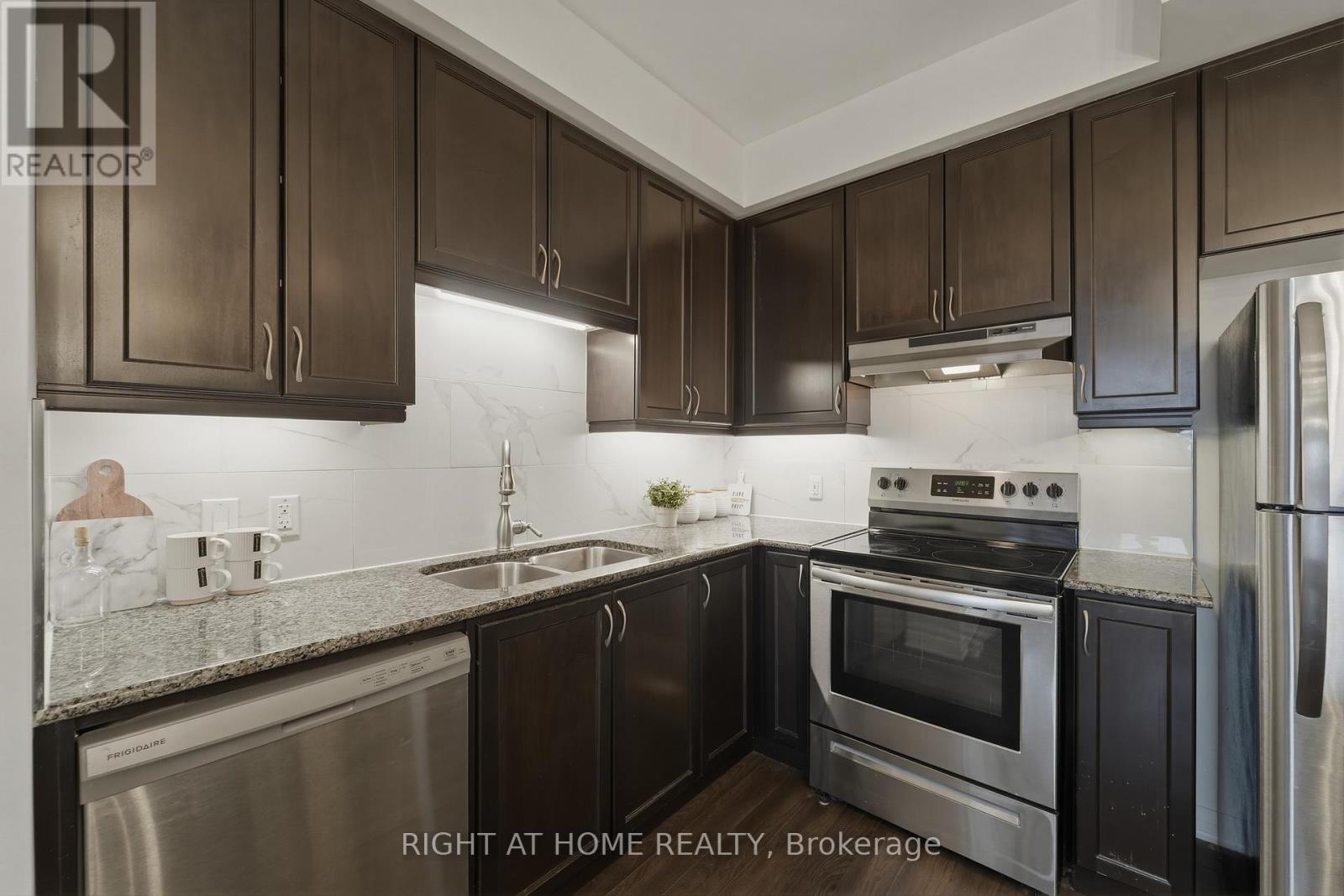 503 - 2 Adam Sellers Street, Markham, Ontario  L6B 1P2 - Photo 13 - N12954794