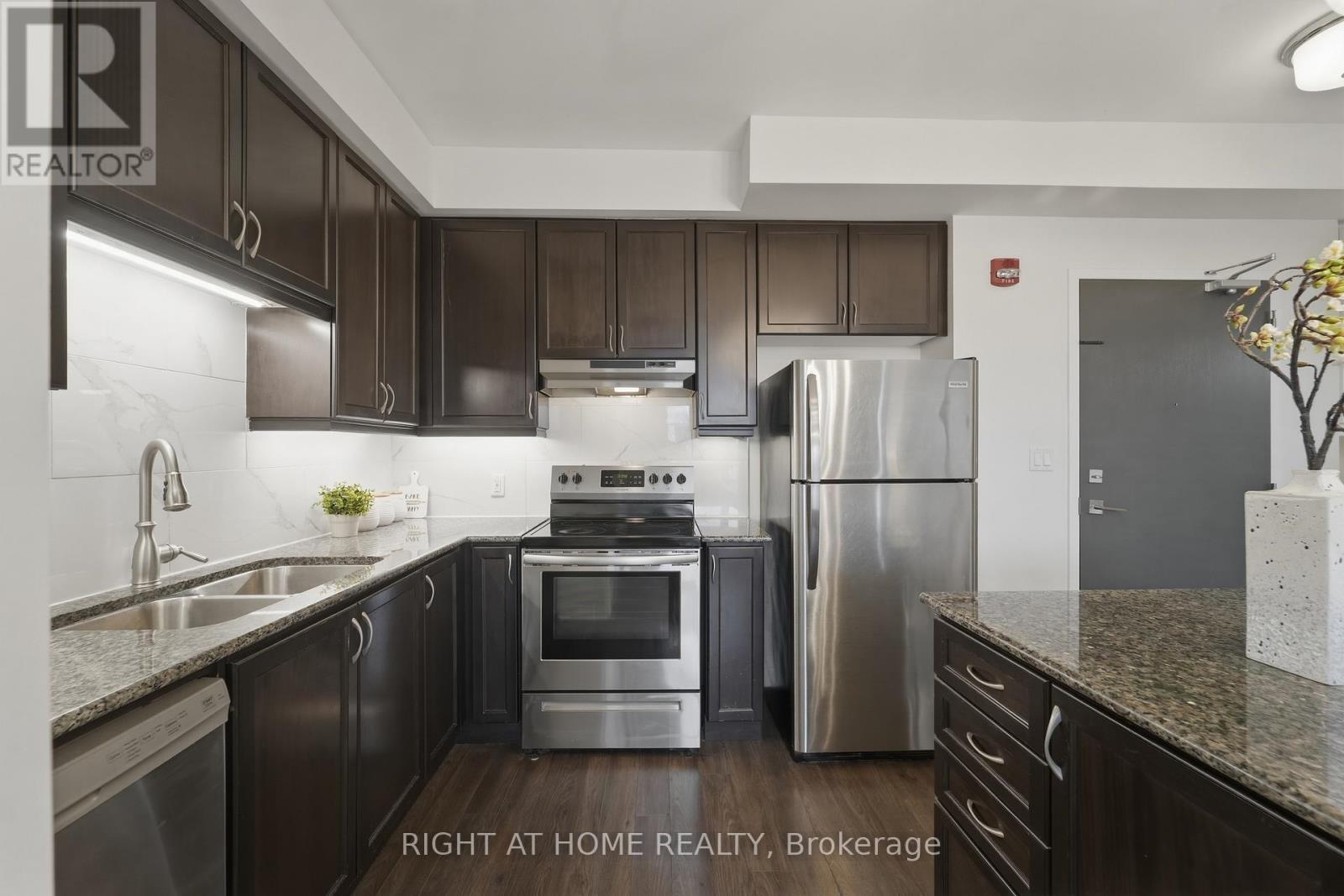 503 - 2 Adam Sellers Street, Markham, Ontario  L6B 1P2 - Photo 14 - N12954794