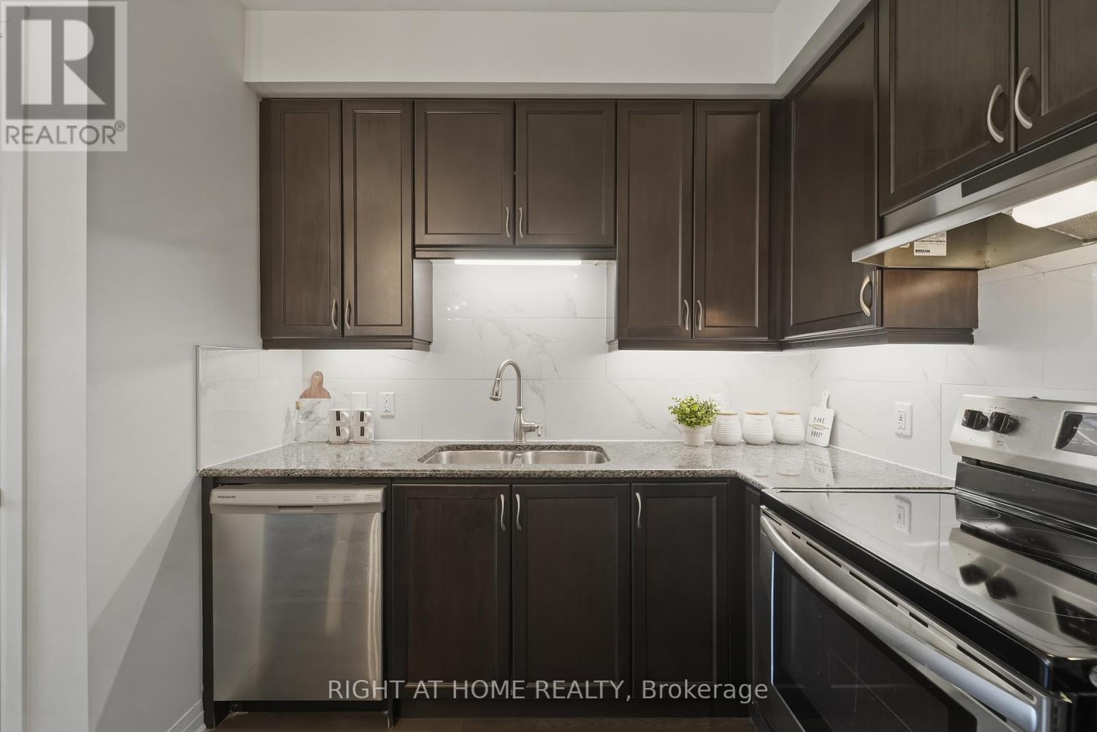 503 - 2 Adam Sellers Street, Markham, Ontario  L6B 1P2 - Photo 15 - N12954794