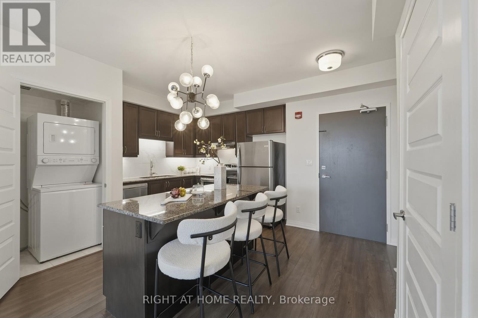 503 - 2 Adam Sellers Street, Markham, Ontario  L6B 1P2 - Photo 3 - N12954794