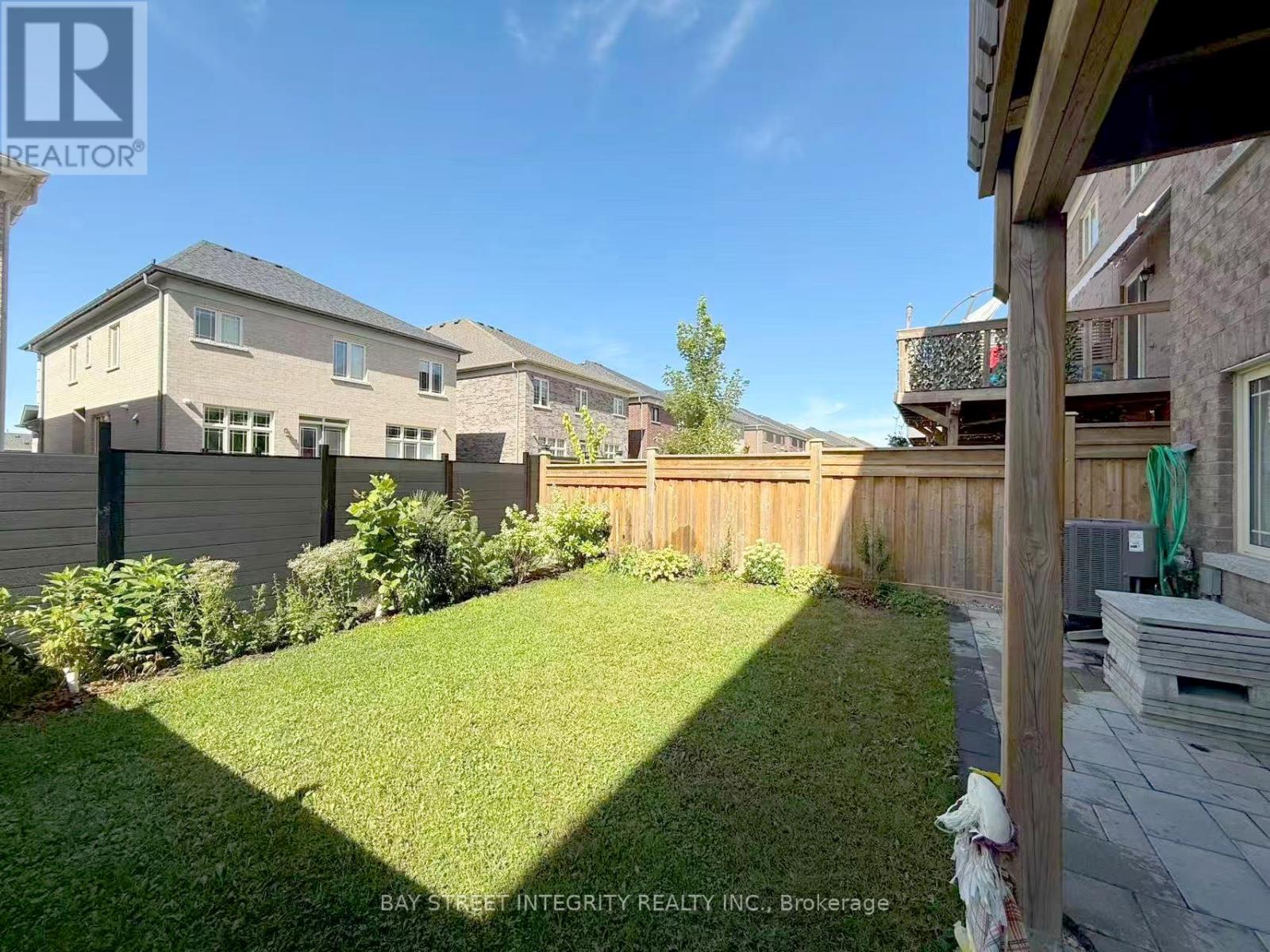 Upper Level - 50 Drizzel Crescent, Richmond Hill, Ontario  L4E 2G8 - Photo 22 - N12954808