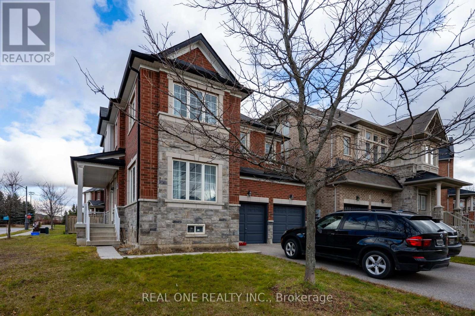1136 Cenotaph Boulevard, Newmarket, Ontario  L3X 0A7 - Photo 3 - N12954826