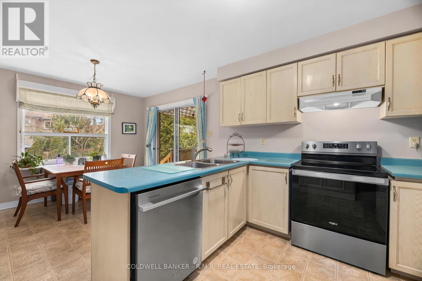 17 St John's Court, Uxbridge, Ontario  L9P 1M3 - Photo 10 - N12954834