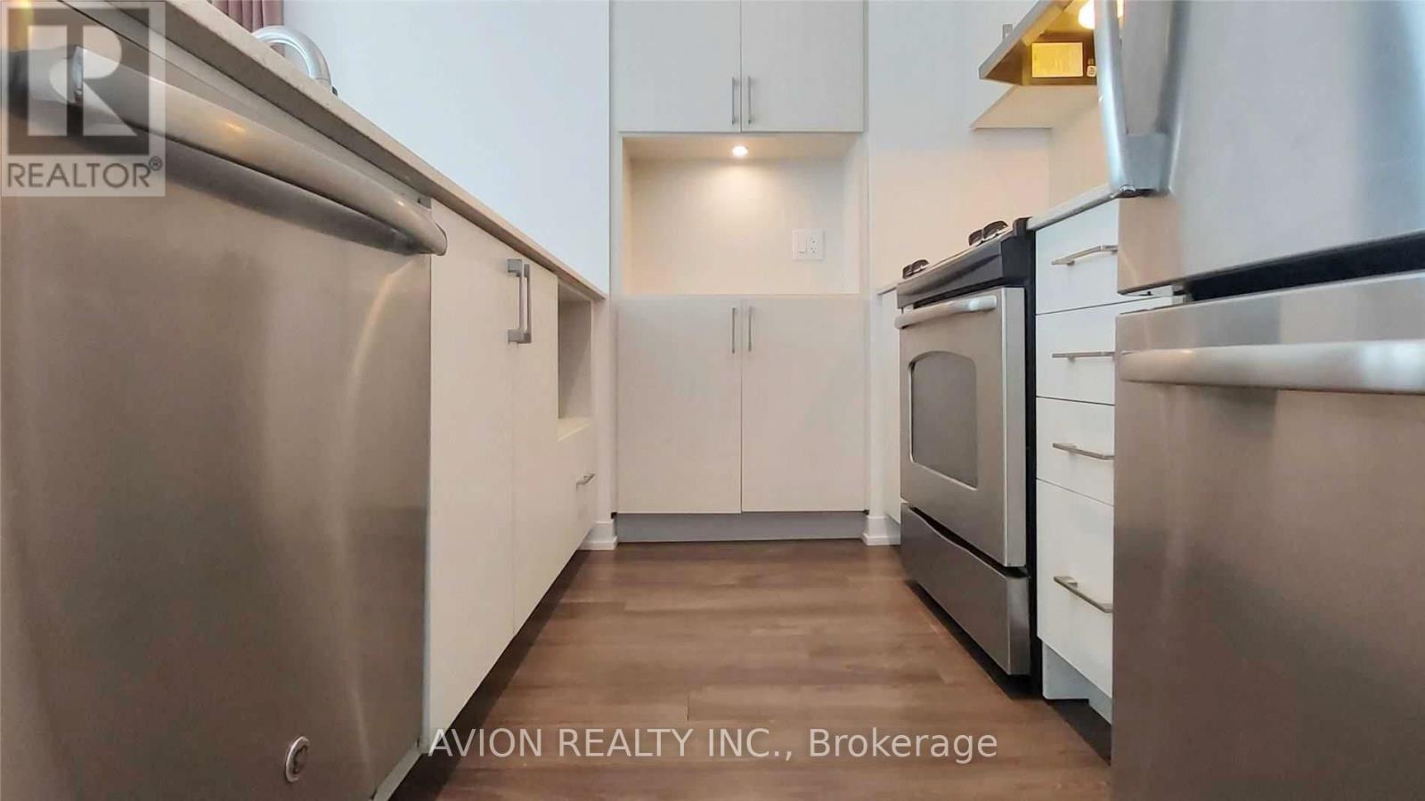 1504 - 2560 Eglinton Avenue W, Mississauga, Ontario  L5M 5R1 - Photo 9 - W12954798