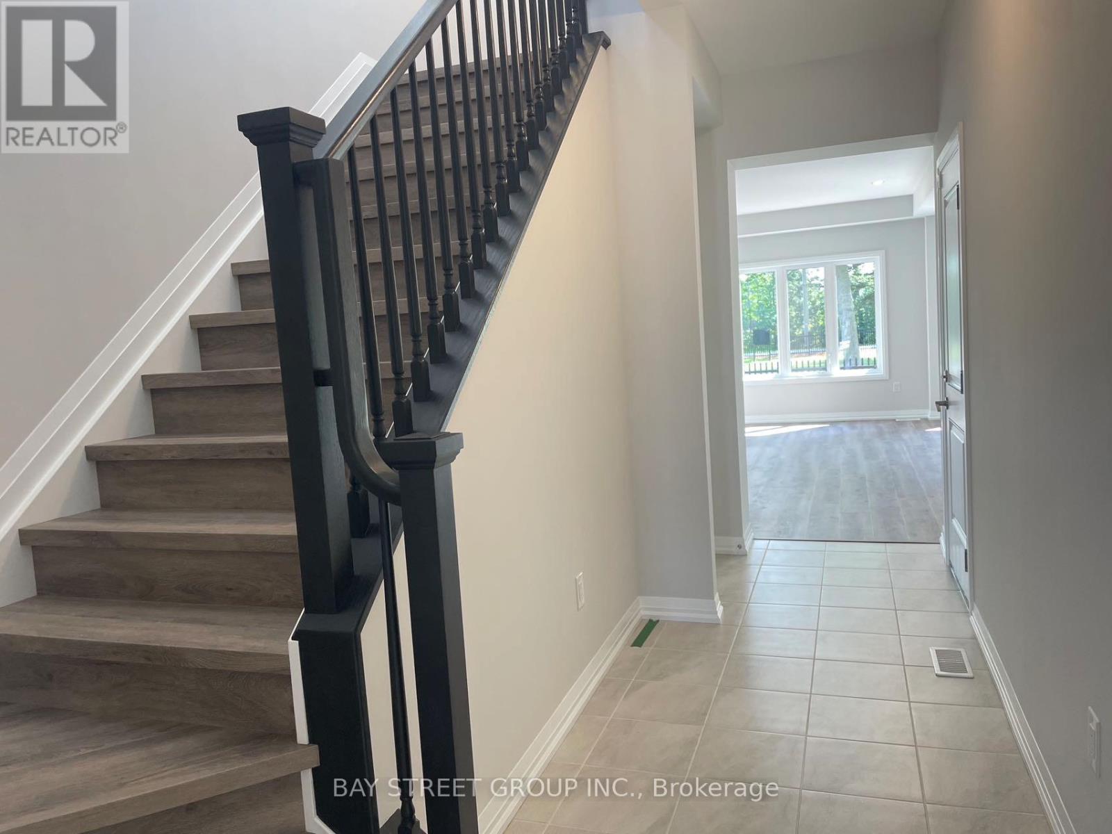 9348 White Oak Avenue, Niagara Falls, Ontario  L2G 3P6 - Photo 12 - X12954772