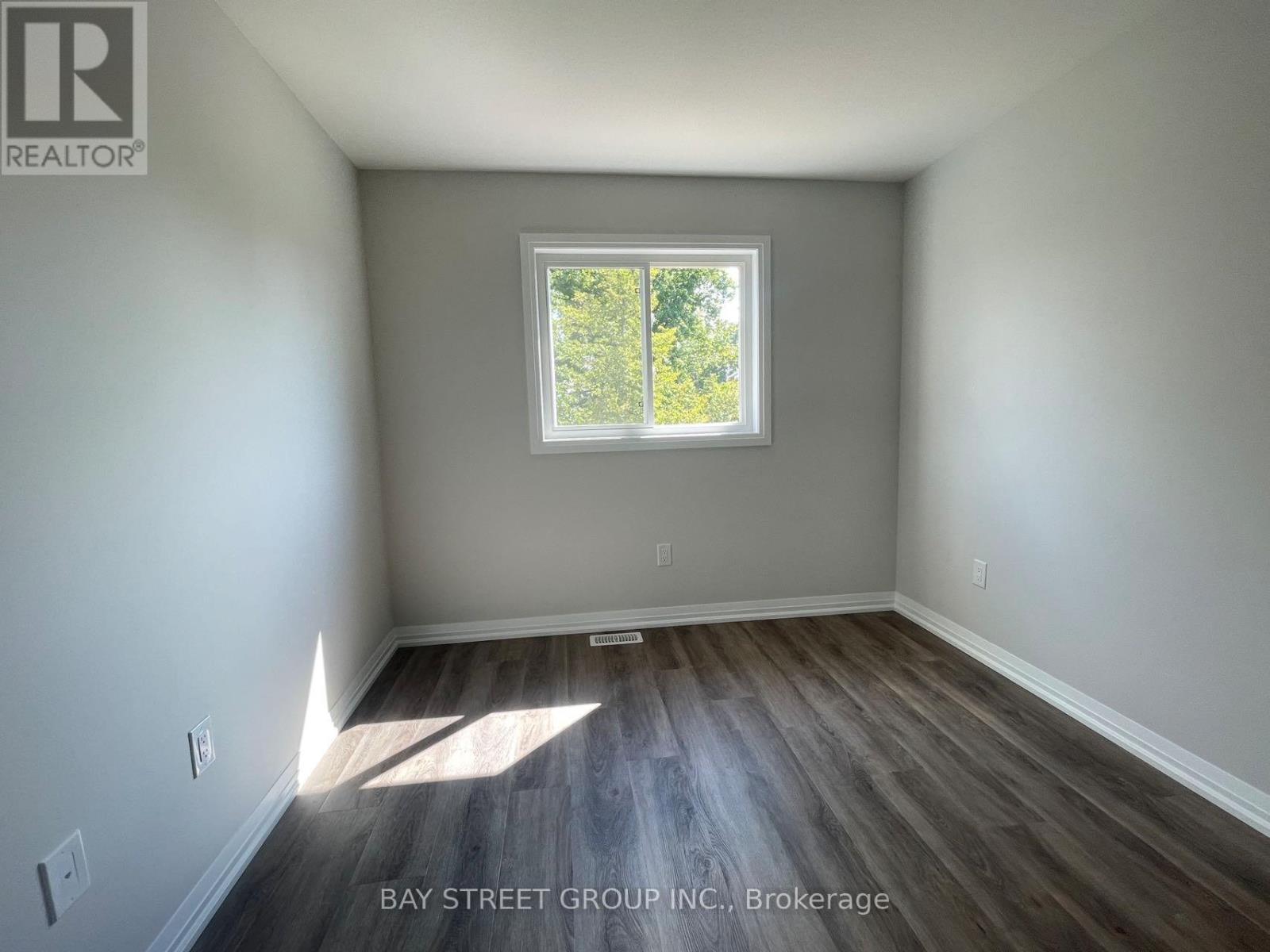 9348 White Oak Avenue, Niagara Falls, Ontario  L2G 3P6 - Photo 22 - X12954772