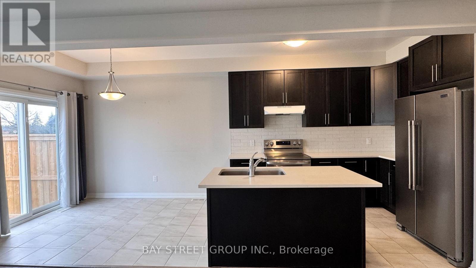 9348 White Oak Avenue, Niagara Falls, Ontario  L2G 3P6 - Photo 9 - X12954772