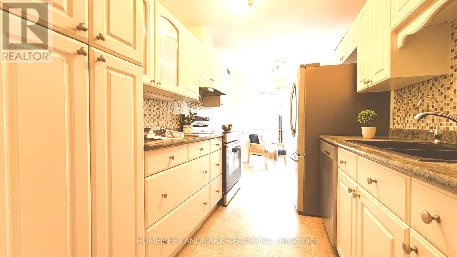 #207 - 300 Keats Way, Waterloo, Ontario  N2L 6E6 - Photo 14 - X12954810