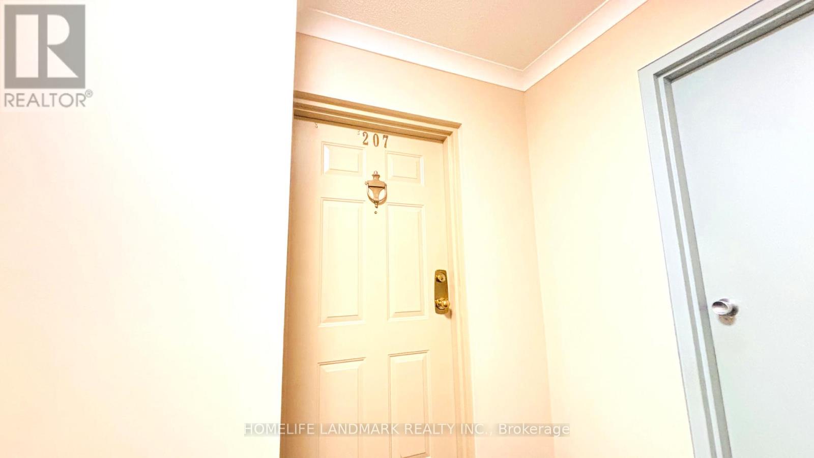 #207 - 300 Keats Way, Waterloo, Ontario  N2L 6E6 - Photo 3 - X12954810