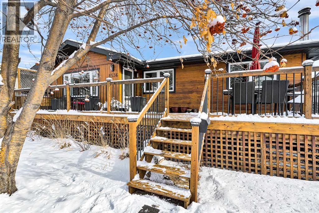 8536 33 Avenue NW, Calgary, Alberta  T3B 1M1 - Photo 2 - A2297896