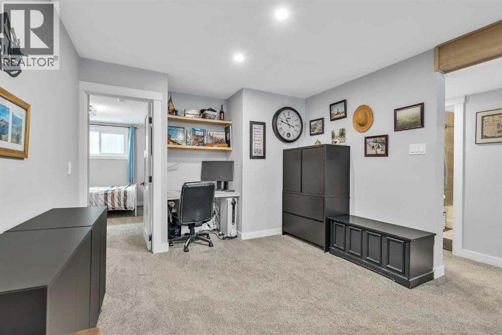 8536 33 Avenue NW, Calgary, Alberta  T3B 1M1 - Photo 30 - A2297896