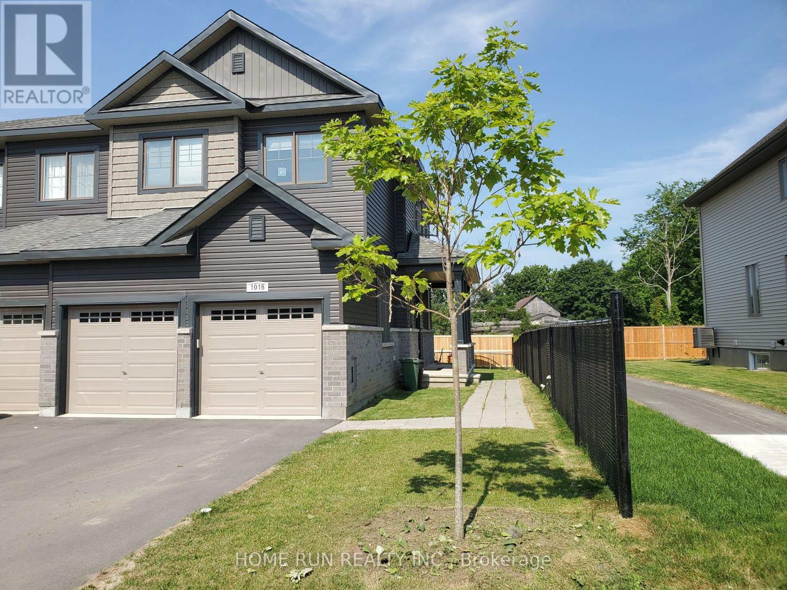 1018 CEDAR CREEK DRIVE, Ottawa, Ontario