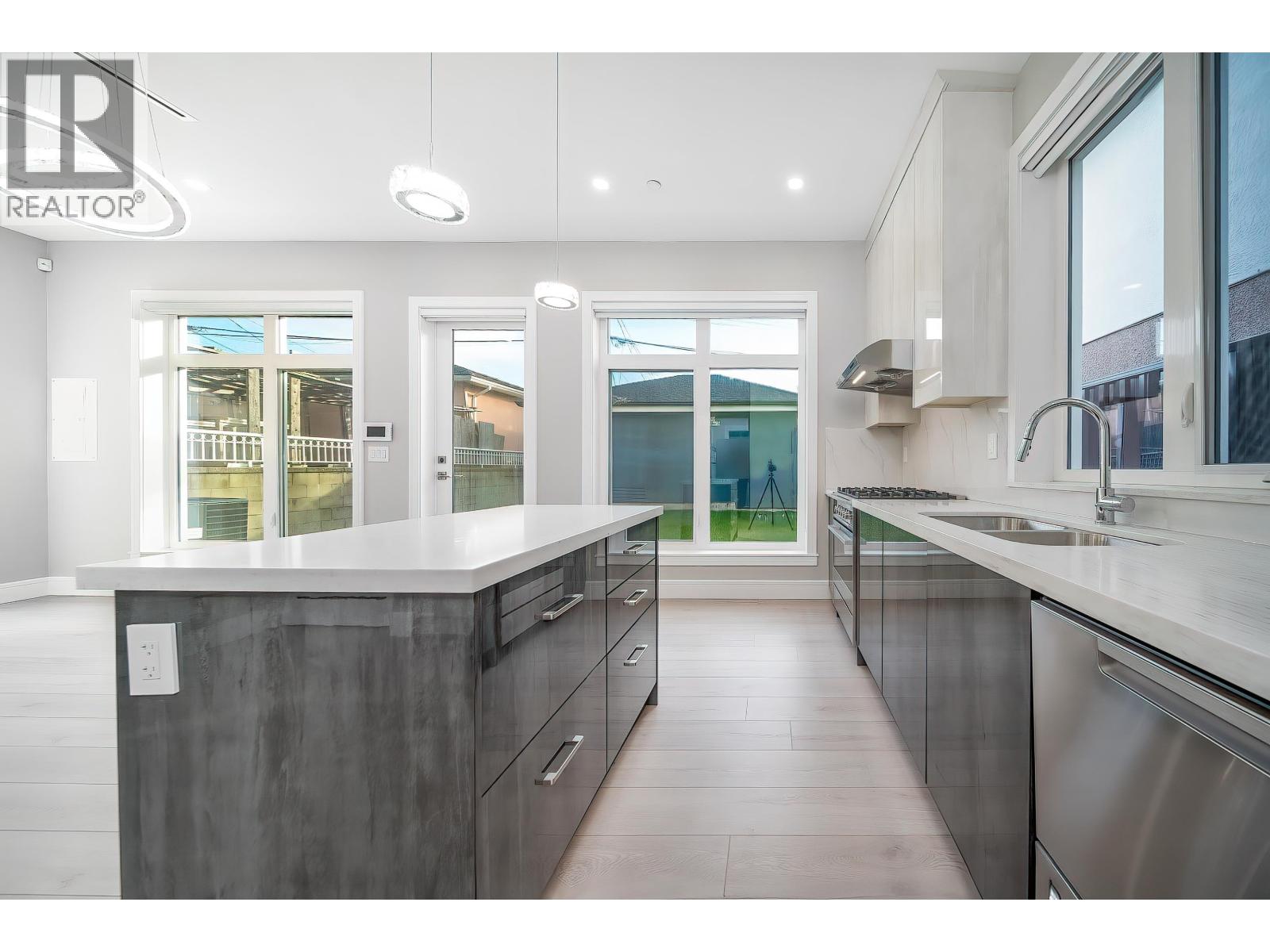 5350 Lanark Street, Vancouver, British Columbia  V5P 2Y1 - Photo 9 - R3106571