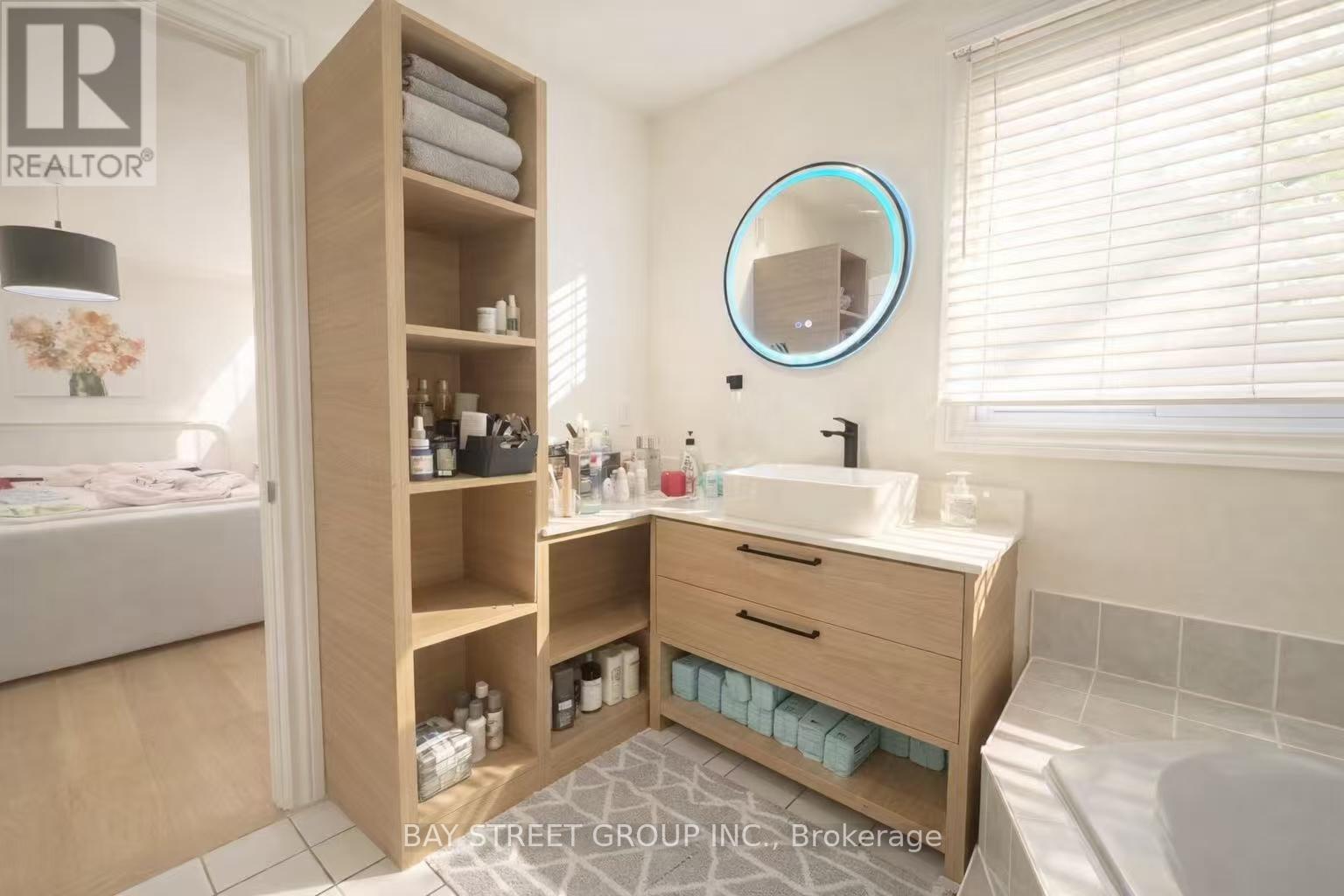 78 John Stiver Crescent, Markham, Ontario  L3R 9B3 - Photo 35 - N12954886