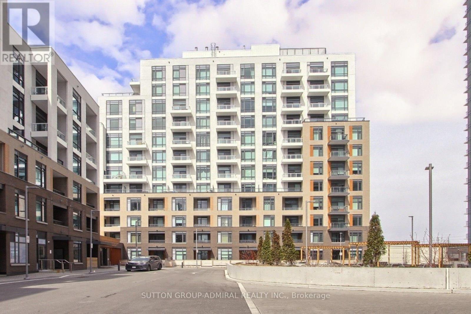 8 BEVERLEY GLEN, Vaughan, Ontario