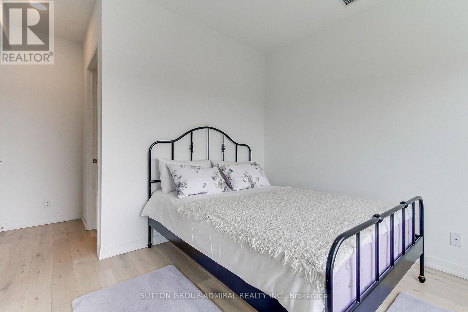 8 Beverley Glen, Vaughan, Ontario  L4J 0L5 - Photo 15 - N12954888