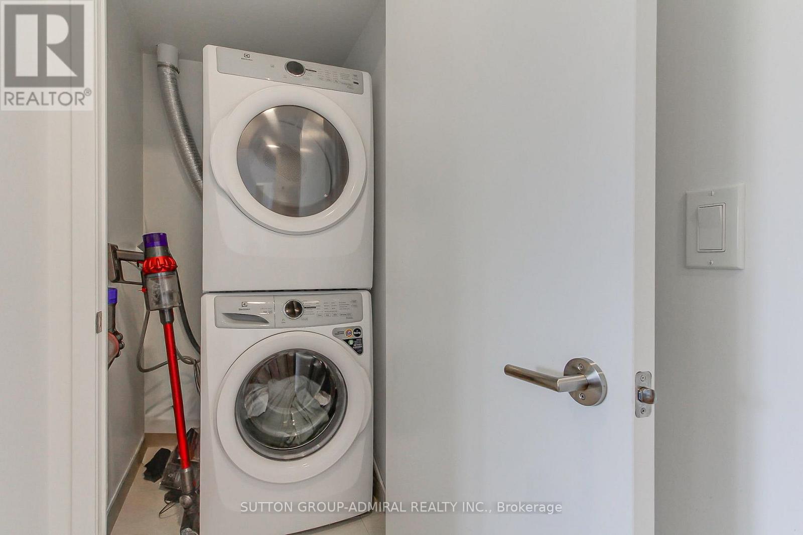 8 Beverley Glen, Vaughan, Ontario  L4J 0L5 - Photo 23 - N12954888