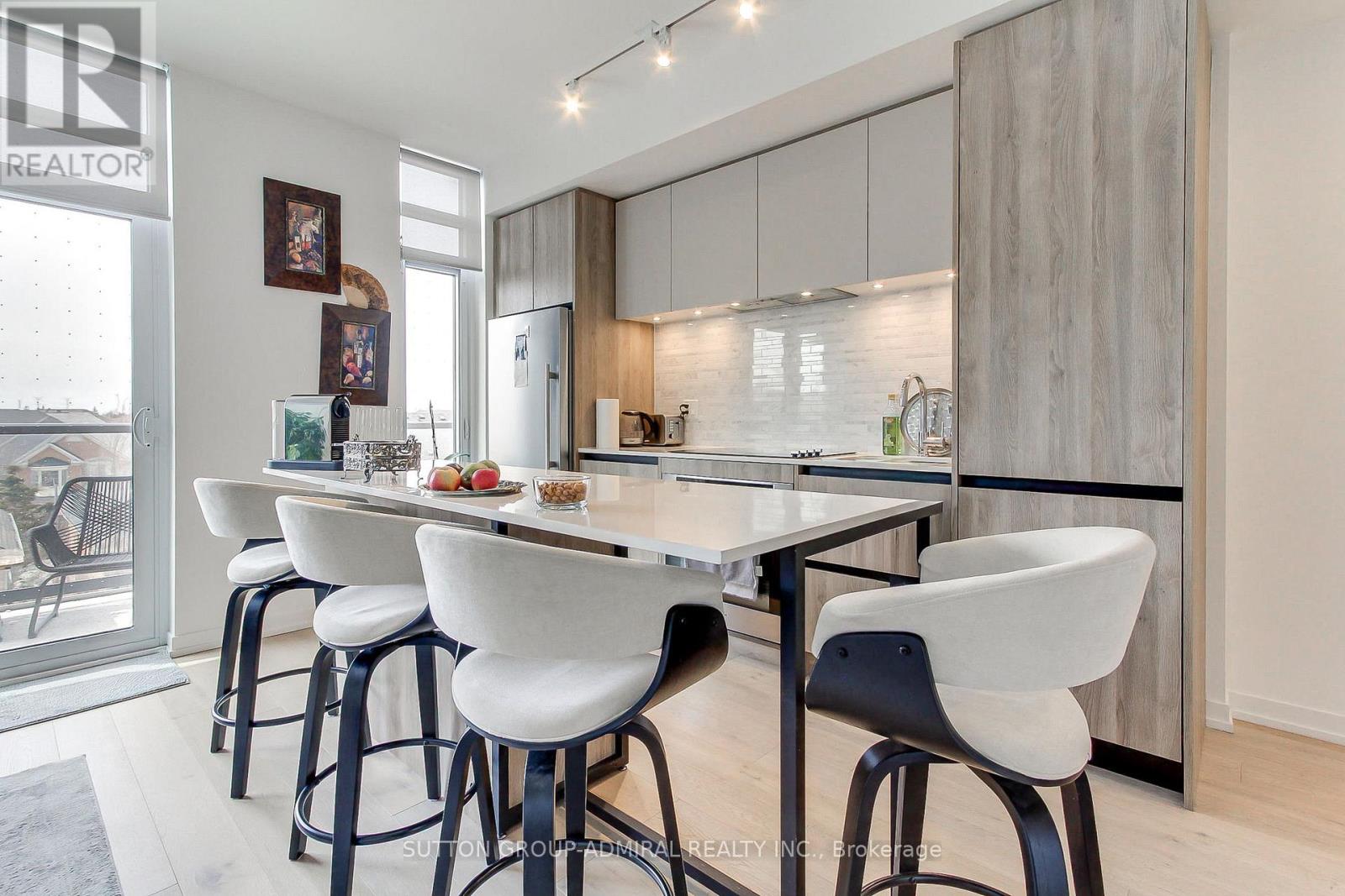 8 Beverley Glen, Vaughan, Ontario  L4J 0L5 - Photo 9 - N12954888