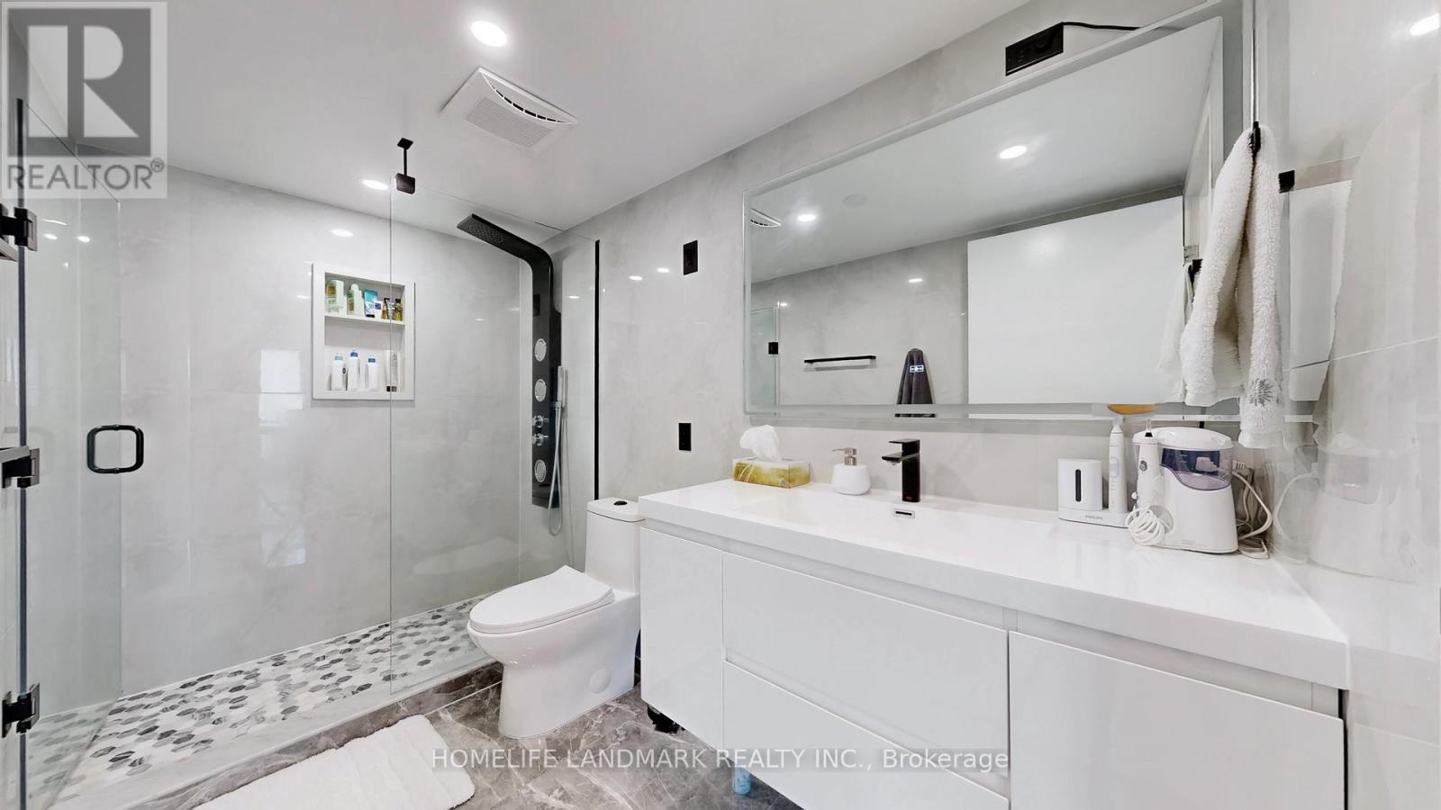 408 - 10 Queens Quay W, Toronto, Ontario  M5J 2R9 - Photo 17 - C12898182