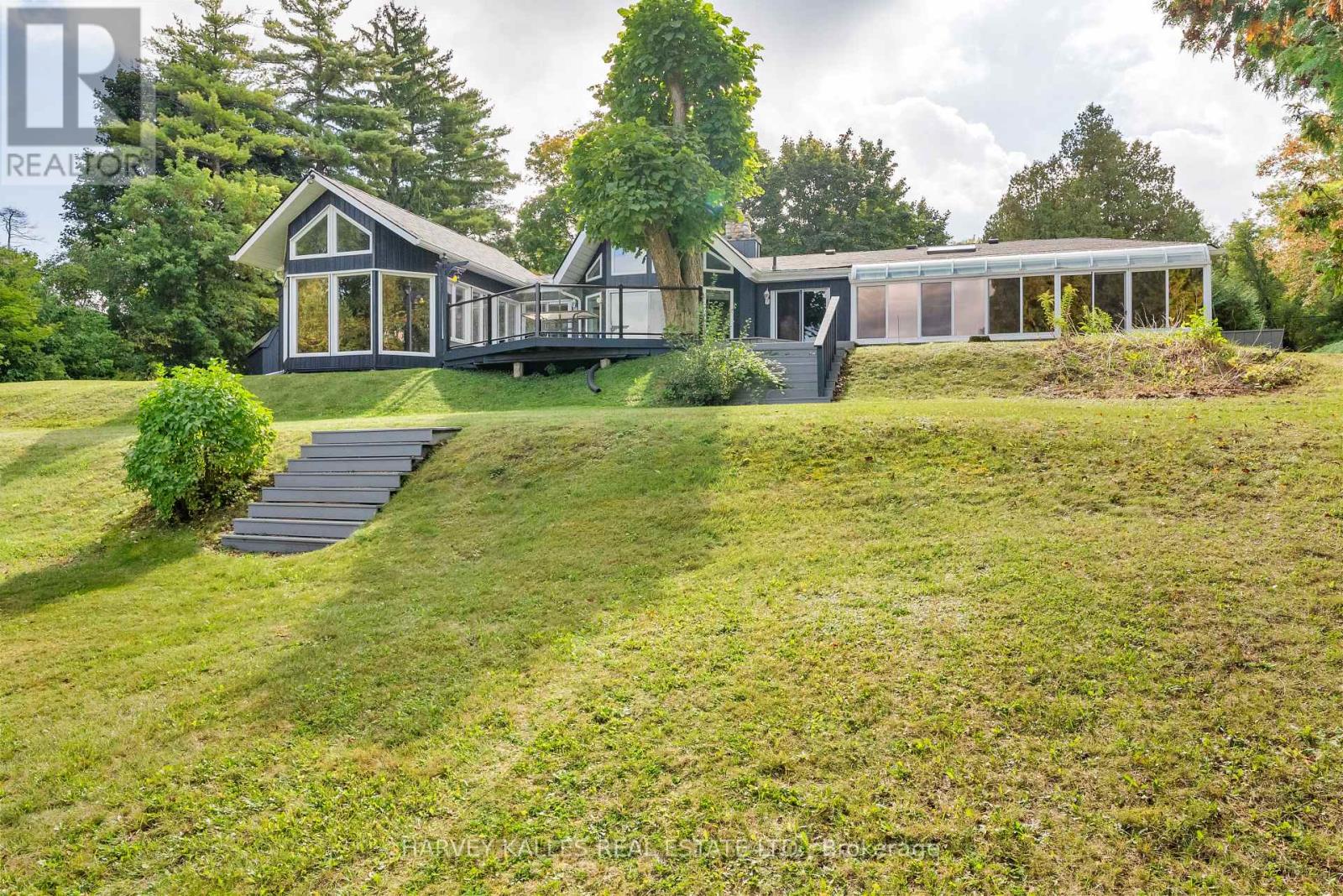 8 Oak Drive, Puslinch, Ontario  N0B 2J0 - Photo 13 - X12478056