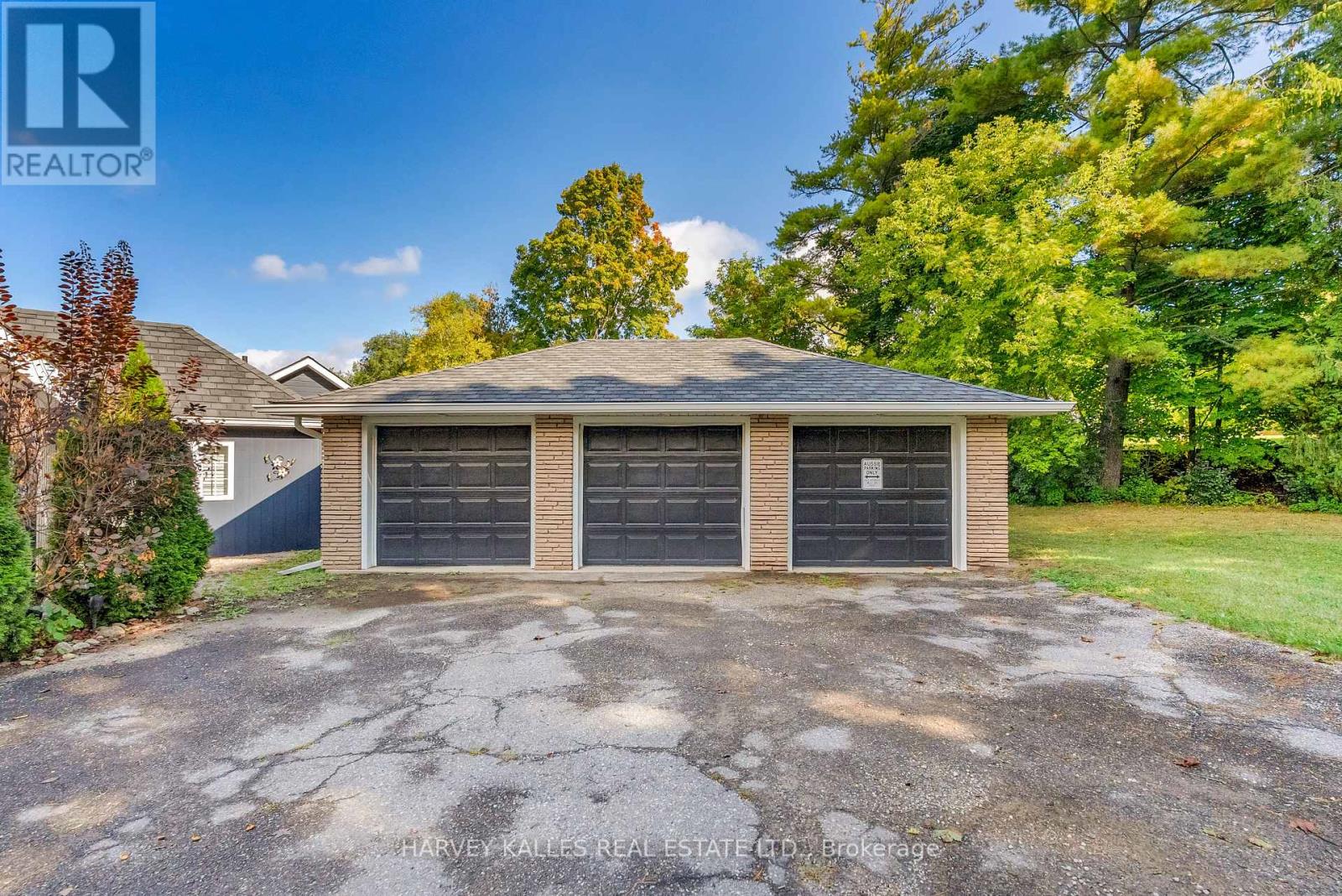 8 Oak Drive, Puslinch, Ontario  N0B 2J0 - Photo 4 - X12478056