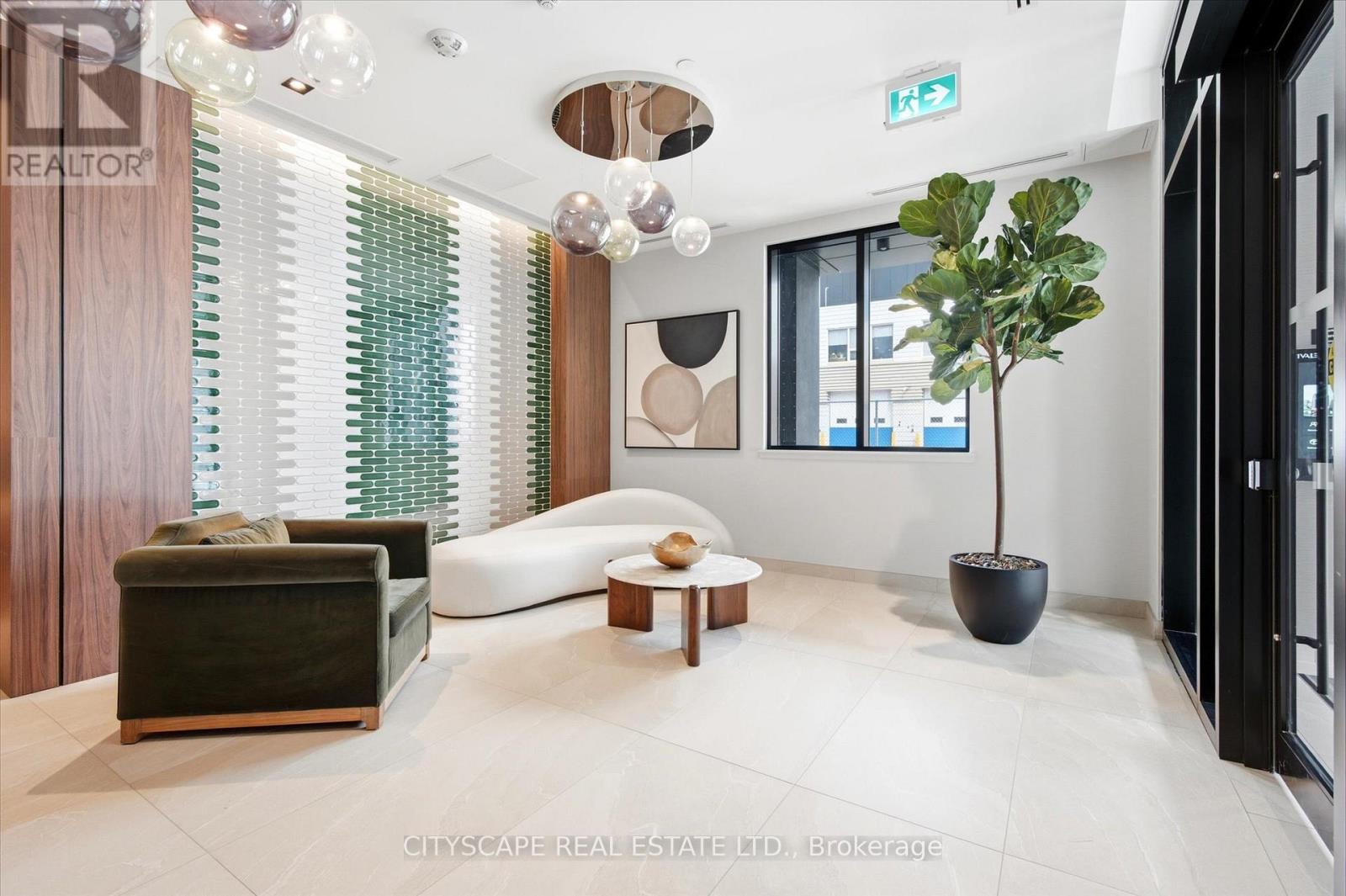 901 - 758 Dovercourt Road, Toronto, Ontario  M6H 0G7 - Photo 2 - W12954858